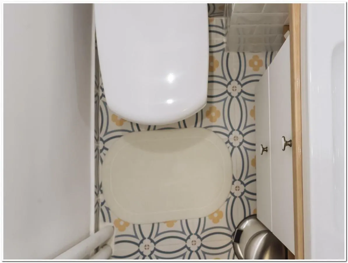 Spacious, Lovely, Bright Apartment In The Old Town Bucharest Romania